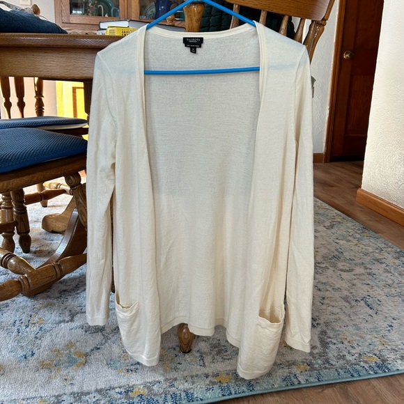 Light Sweater FREE W PURCHASE - Picture 1 of 4
